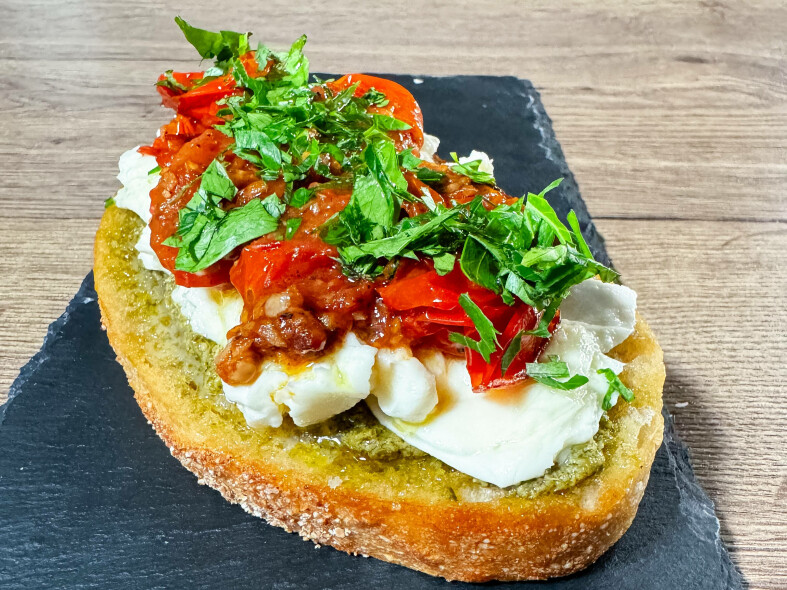 Bruschetta s pečenými paradajkami